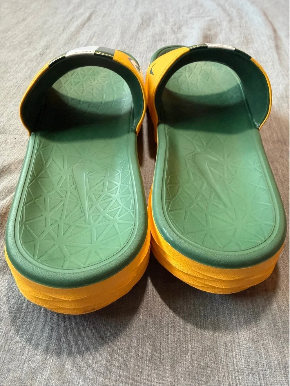 Nike Men's Size 7 Green Bay Packers Benassi Solarsoft Slides Green Yellow